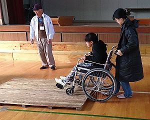 松尾小学校でのバリアフリー体験学習会の写真2