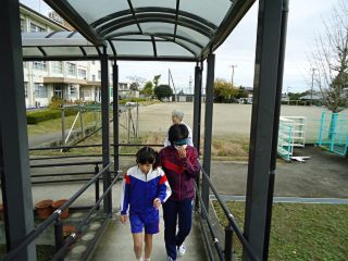 阿坂小学校でのバリアフリー体験学習会の写真3