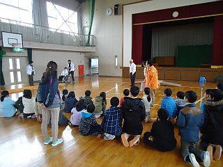 花岡小学校でのバリアフリー体験学習会の写真4