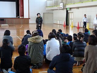 松尾小学校でのバリアフリー体験学習会の写真1