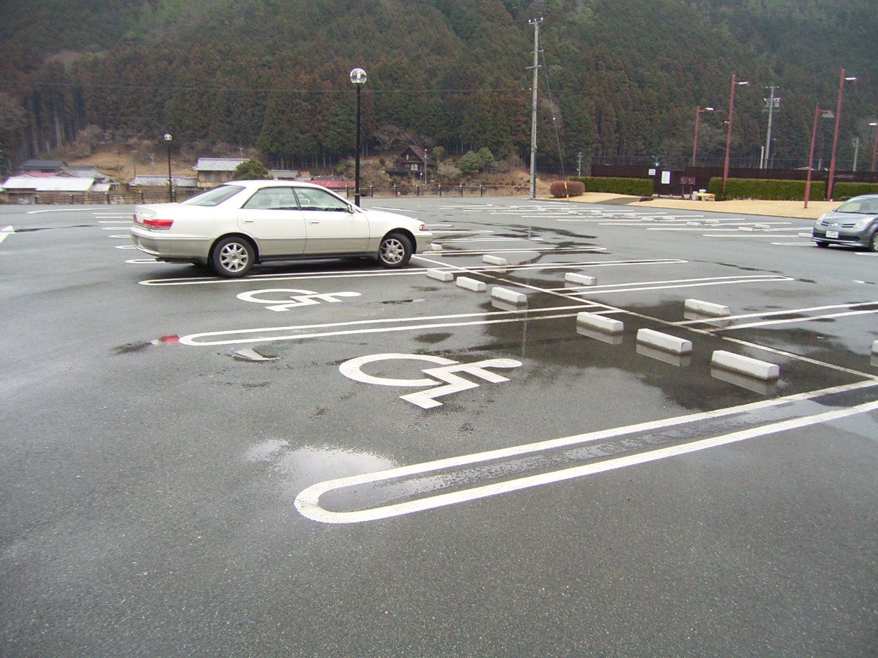 森のホテル　スメールの駐車場の写真